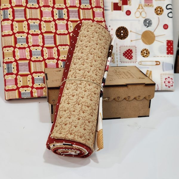 Pack 4 Fat Cuarters "Sewing mends the Soul" by Henry Glass.